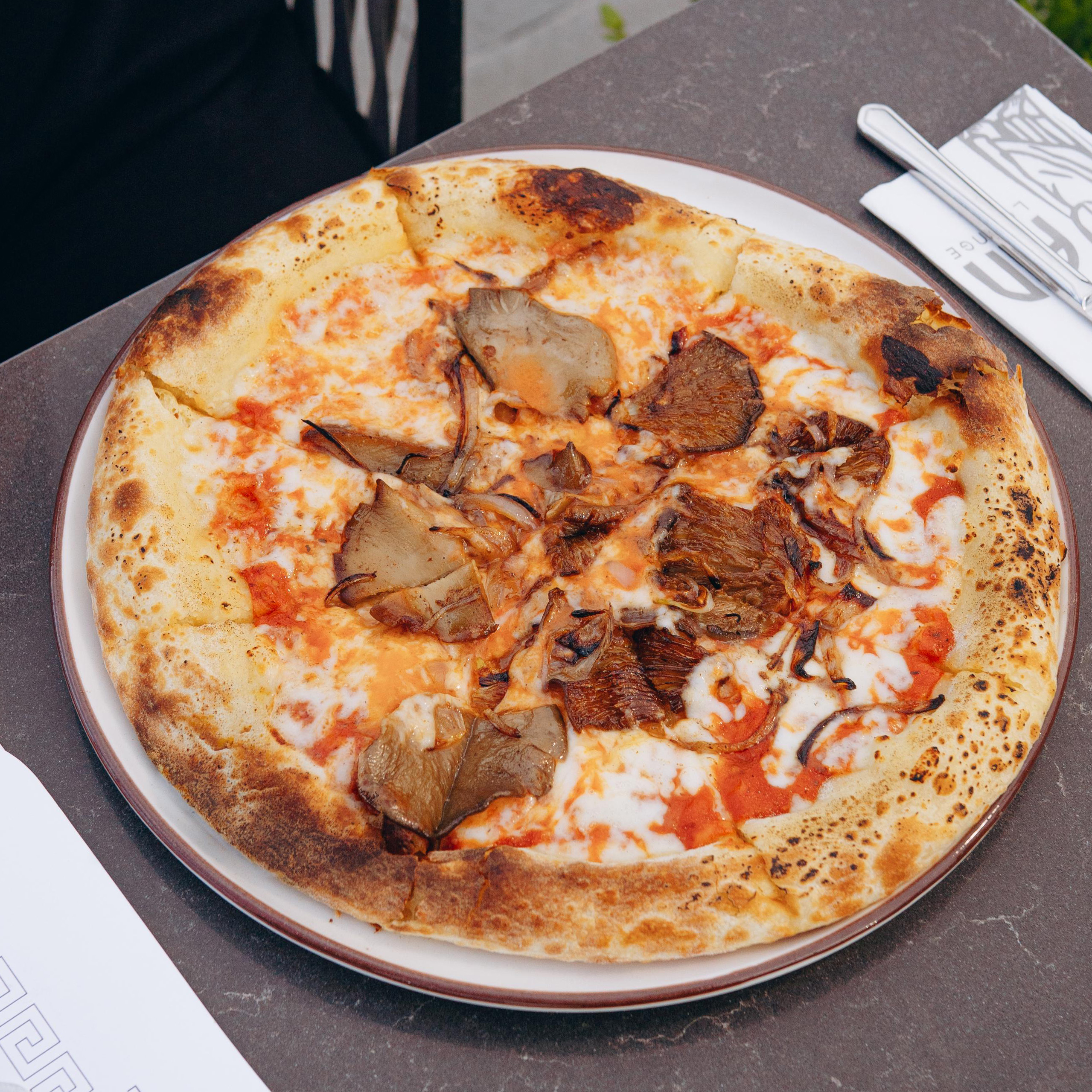 İstiridye Mantarlı Pizza -  ₺
