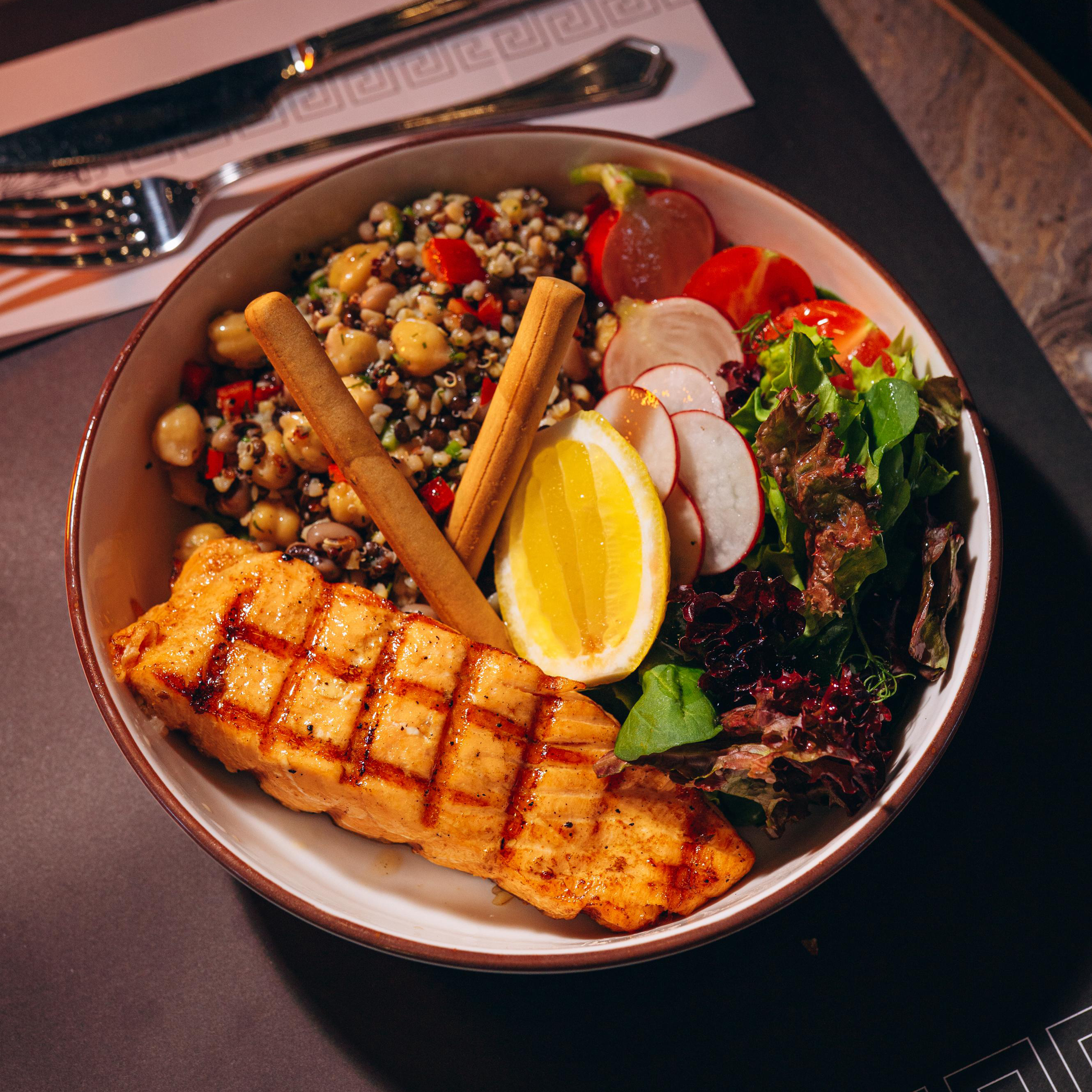 Izgara Somonlu Bowl -  ₺
