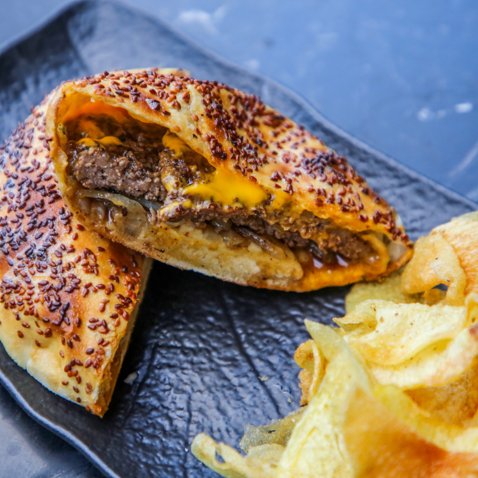 Double Cheese Kapalı Burger -  ₺
