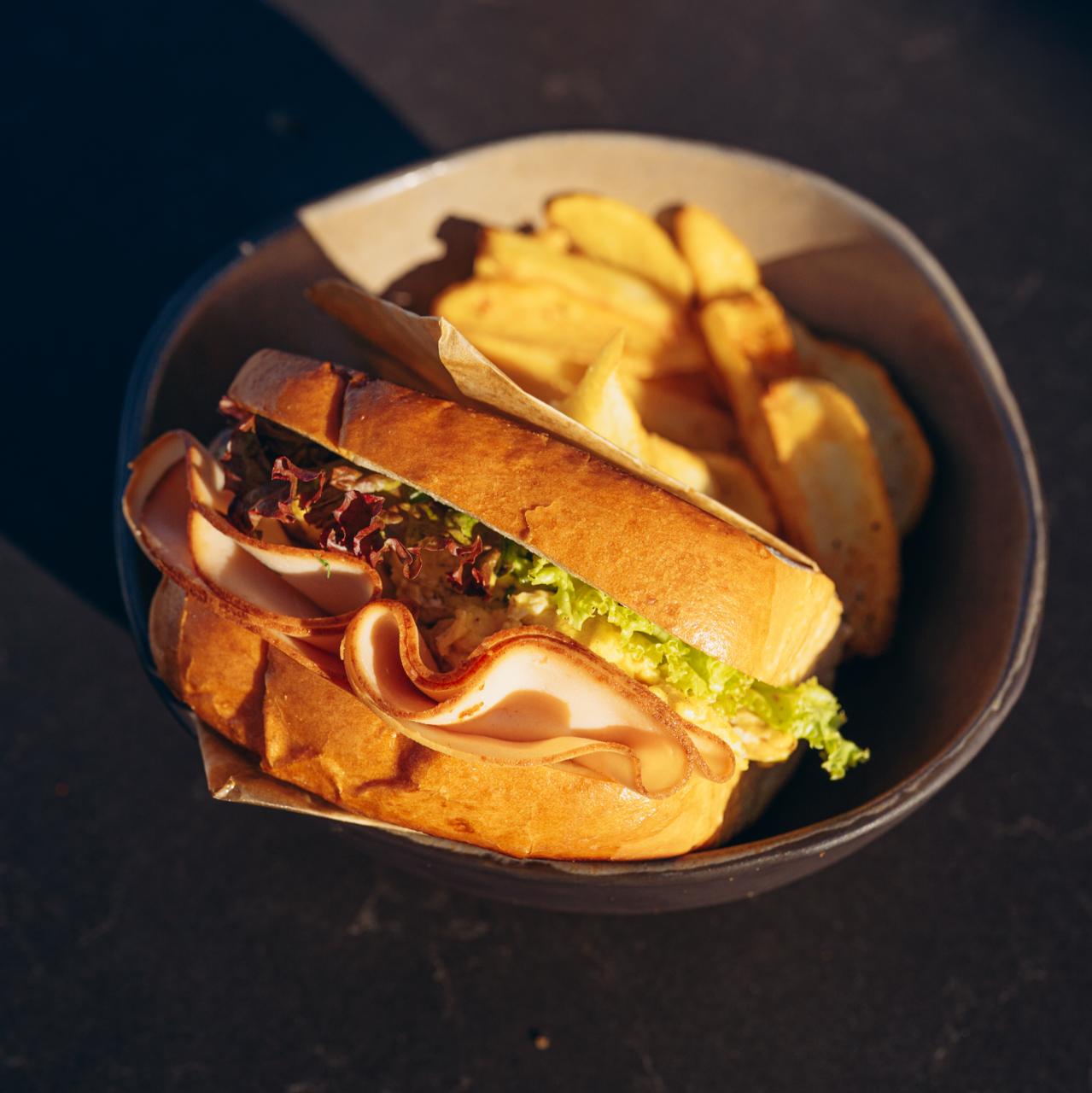 Fümeli Tost -  ₺
