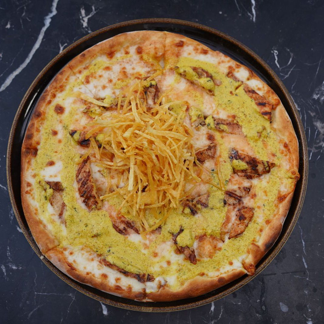 Cafe De Paris Soslu Tavuk Pizza -  ₺
