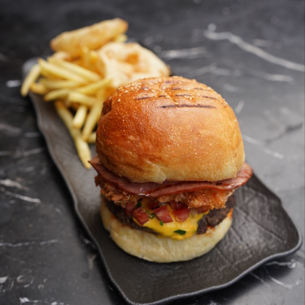 Corylus Fümeli Big Cheddar Burger -  ₺
