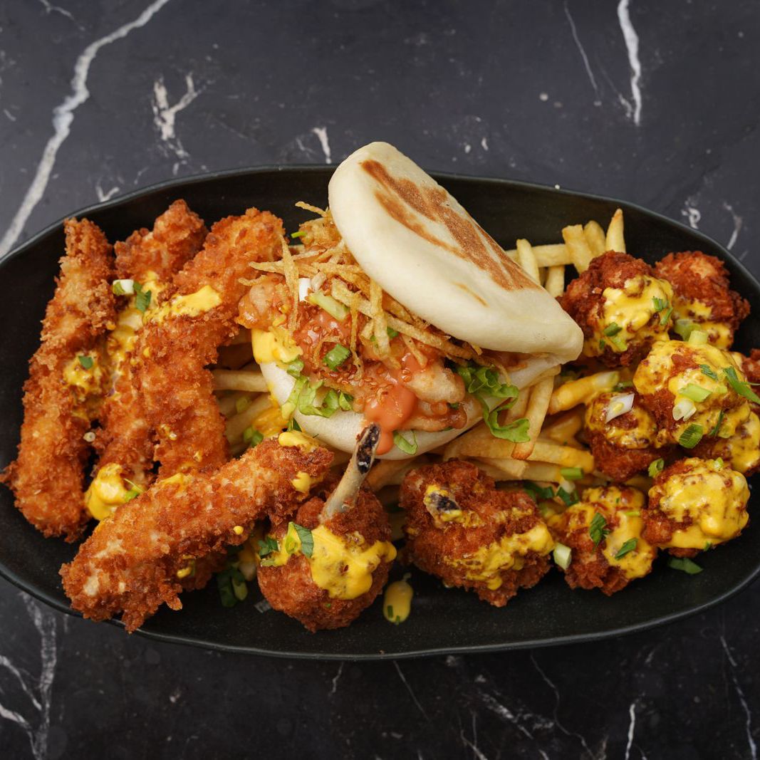 Mix Chicken Bun Basket  -  ₺
